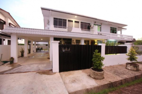 Come Inn Homestay 1380